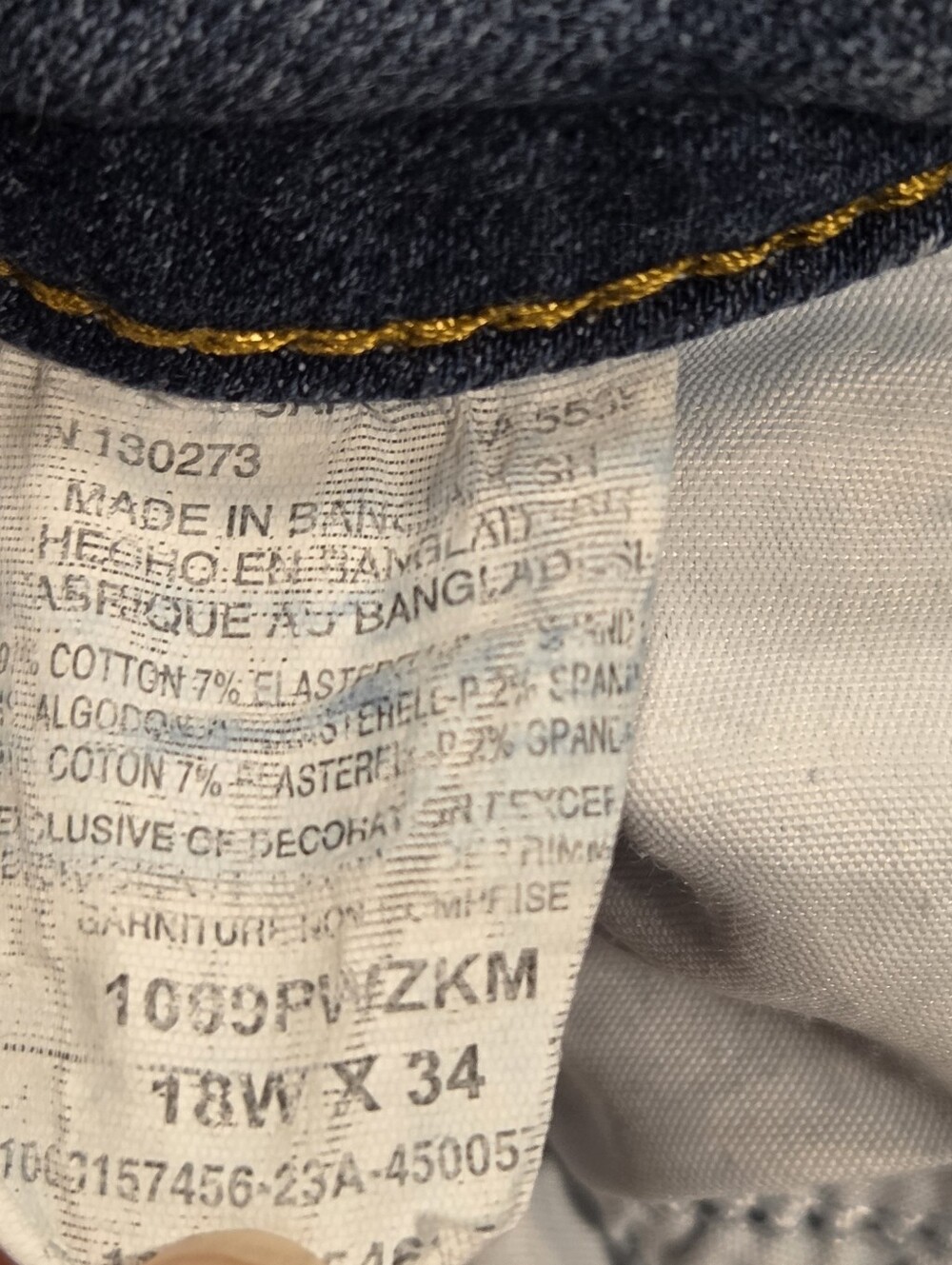 Wrangler women's bootcut jeans in a medium wash - Picture 9 of 10